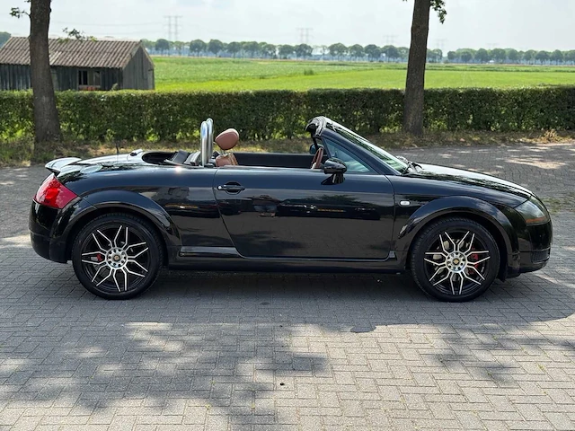 Audi tt roadster 1.8 5v turbo 27-nt-bn - afbeelding 19 van  22