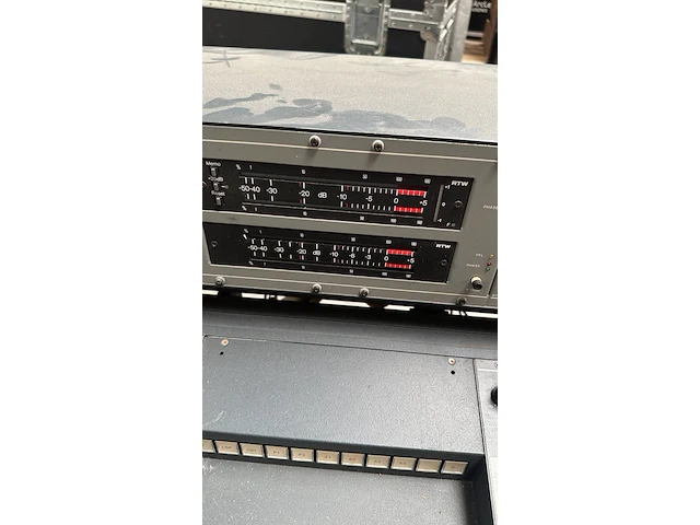 Audio mixer eela audio - afbeelding 16 van  16