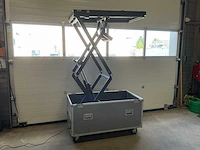 Audipack liftomatic he-2000 projector lift in flightcase - afbeelding 1 van  8