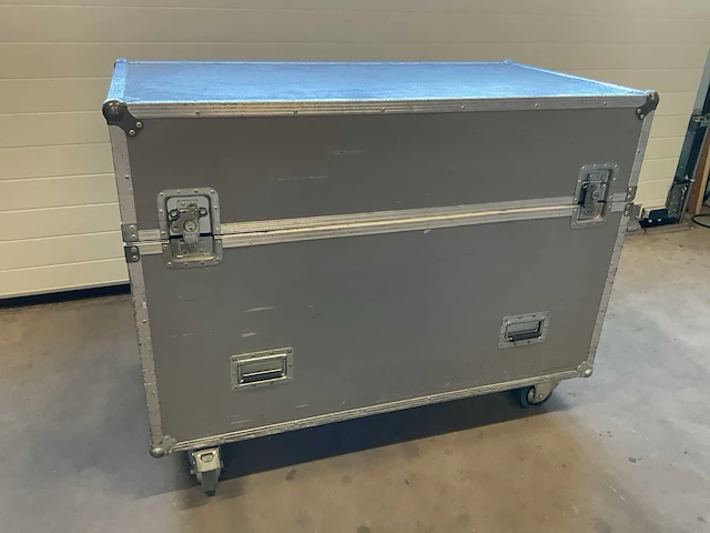 Audipack liftomatic he-2000/1 projector lift in flightcase - afbeelding 6 van  9