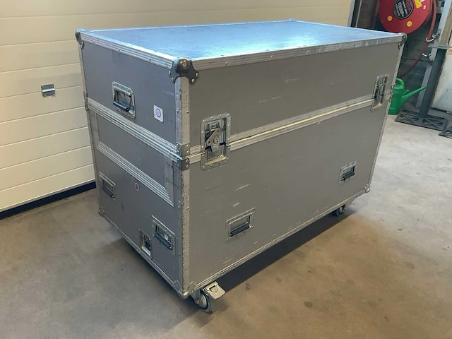 Audipack liftomatic he-2000/1 projector lift in flightcase - afbeelding 7 van  9