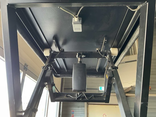 Audipack liftomatic he-2000/1 projector lift in flightcase - afbeelding 7 van  12