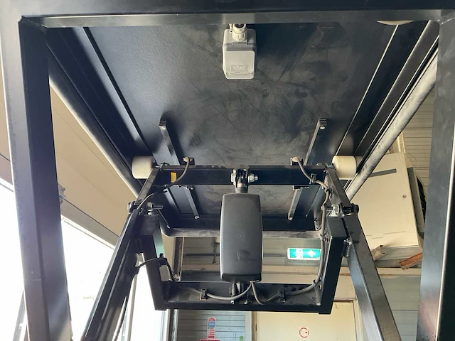 Audipack liftomatic he-2000/1 projector lift in flightcase - afbeelding 3 van  8