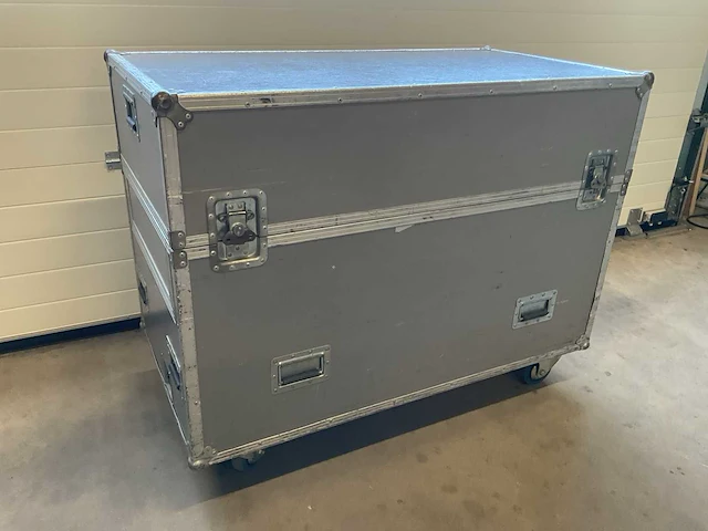 Audipack liftomatic he-2000/1 projector lift in flightcase - afbeelding 7 van  8