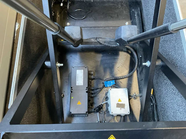 Audipack liftomatic t-1900 projector lift in flightcase - afbeelding 3 van  8