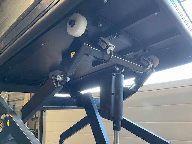 Audipack t-1900 projector lift in flightcase - afbeelding 3 van  4