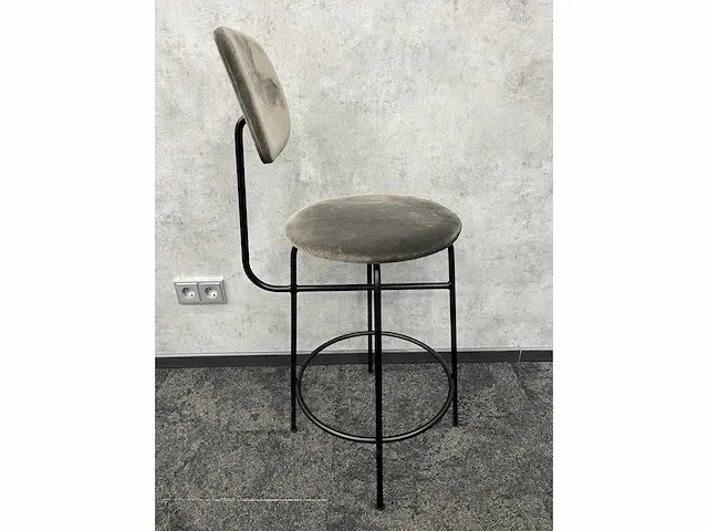 Audo copenhagen/ afteroom - barkruk 64cm velvet taupe - ongebruikt (4x) - afbeelding 3 van  9