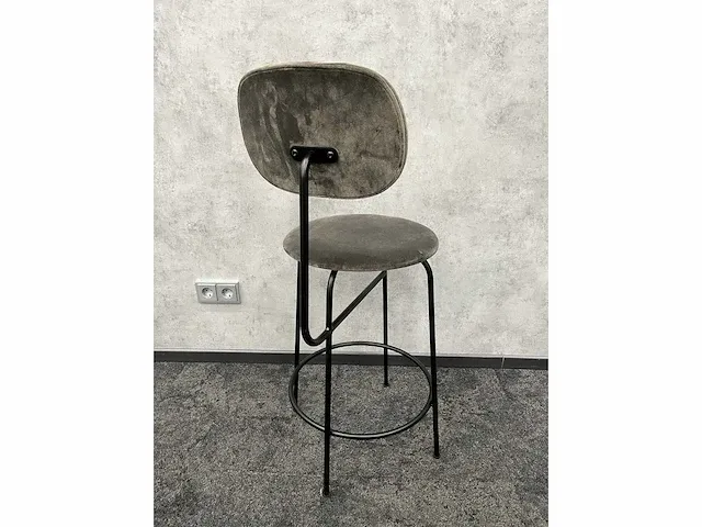 Audo copenhagen/ afteroom - barkruk 64cm velvet taupe - ongebruikt (4x) - afbeelding 7 van  9