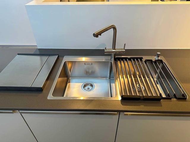 Augustijns - showroomkeuken - afbeelding 2 van  47