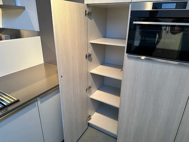 Augustijns - showroomkeuken - afbeelding 13 van  47