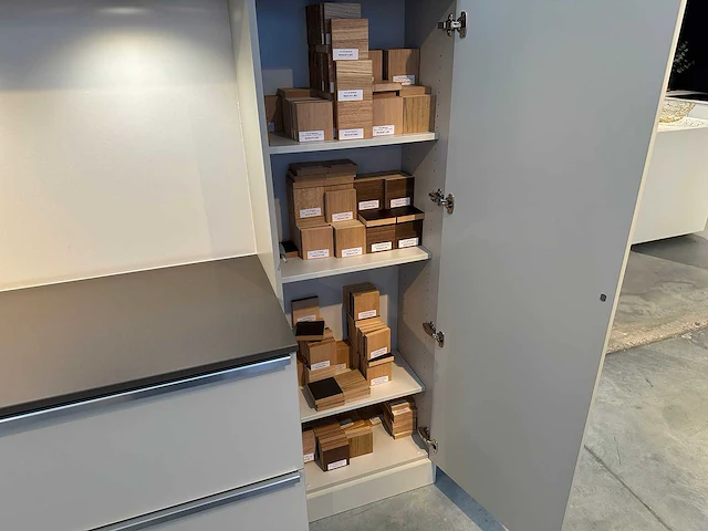 Augustijns - showroomkeuken - afbeelding 40 van  47