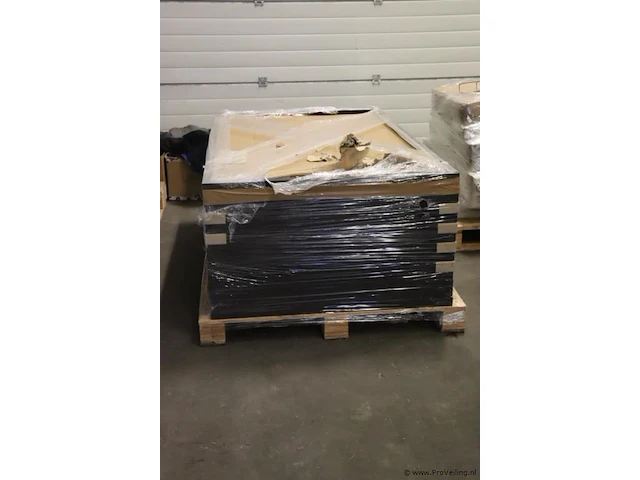 Auo zonnepanelen model pm060mw2_310 | nieuw in doos | 14 stuks - afbeelding 1 van  4