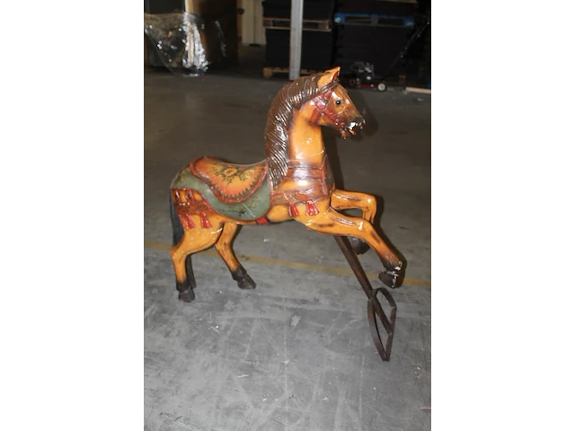 Authentiek houten paard. afmeting ca 100 x30 x 115 cm. - afbeelding 2 van  2