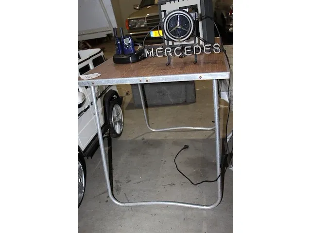 Authentieke campingtafel. afmeting 80 x 60 cm. hoogte 64 cm - afbeelding 2 van  2