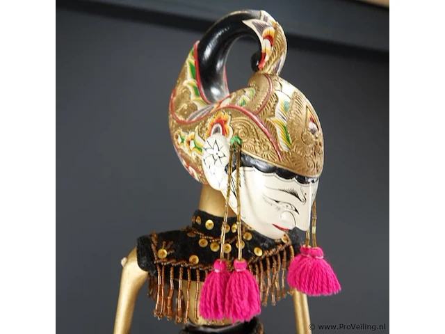 Authentieke indische wayang golek pop - afbeelding 3 van  5