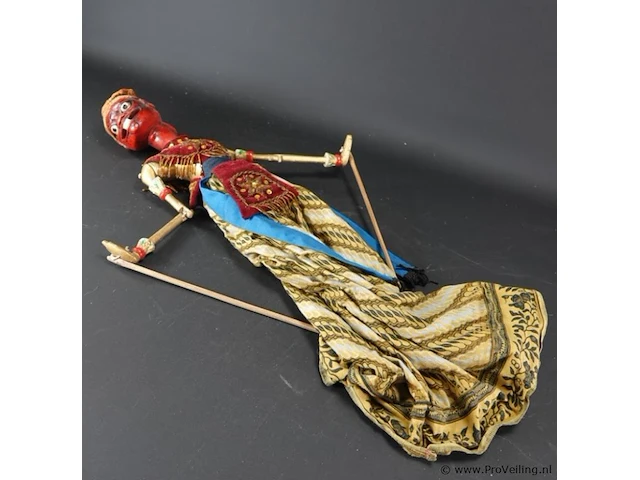 Authentieke indische wayang golek pop - afbeelding 5 van  5