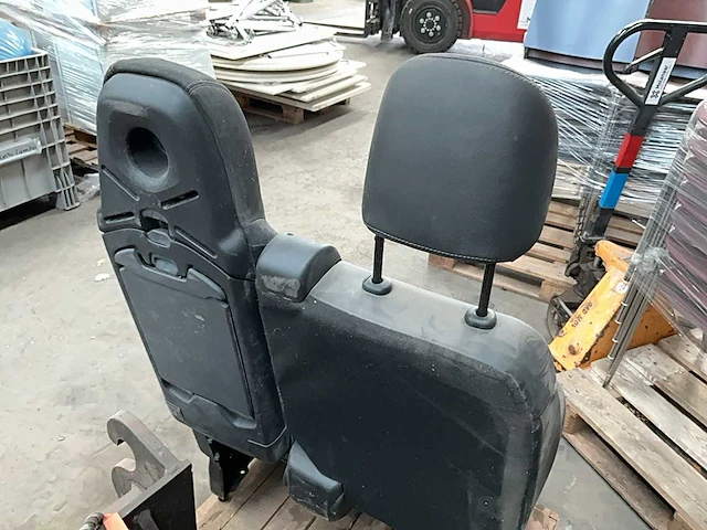 Auto bank - afbeelding 4 van  4