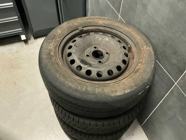 Auto onderdelen / banden - afbeelding 5 van  27
