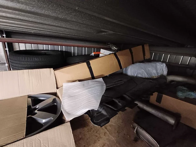 Auto onderdelen / banden - afbeelding 15 van  27