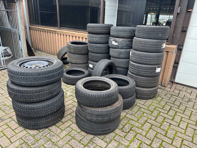 Auto wielen banden velgen - afbeelding 2 van  9