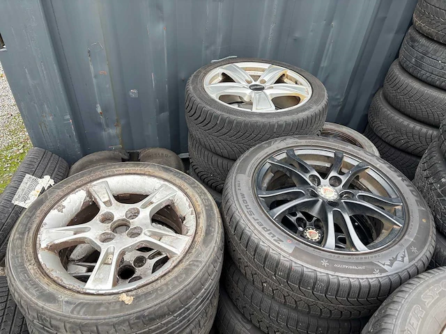 Auto wielen banden velgen - afbeelding 4 van  9