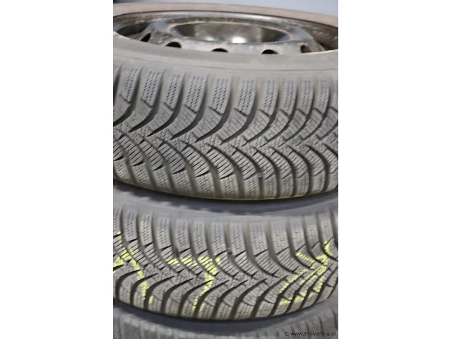 Autobanden met stalen velg, diverse merken - 185/65r15-88t - 4 stuks - afbeelding 2 van  11