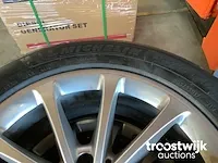 Autobanden - afbeelding 3 van  9