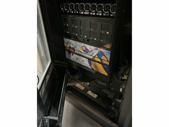 Autobar snack/blikjes automaat met muntproever - afbeelding 5 van  17