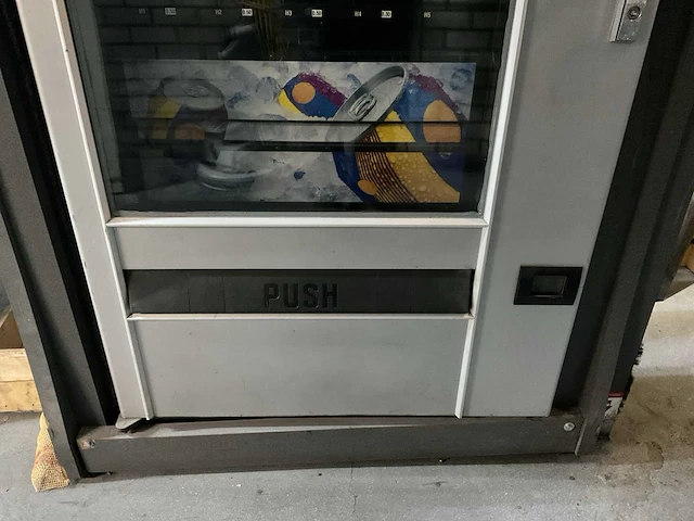Autobar snack/blikjes automaat met muntproever - afbeelding 12 van  17