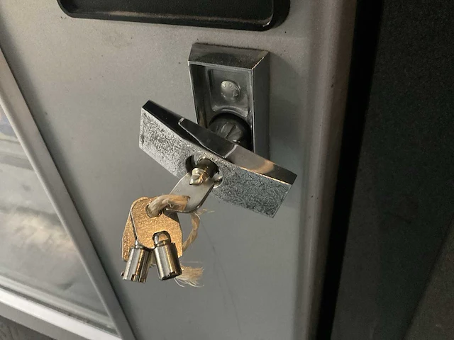 Autobar snack/blikjes automaat met muntproever - afbeelding 13 van  17