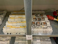 Automaat ( stroomonderbreker) (64x) - afbeelding 1 van  4