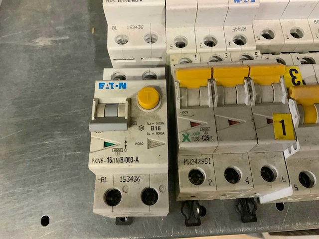 Automaat ( stroomonderbreker) (64x) - afbeelding 2 van  4