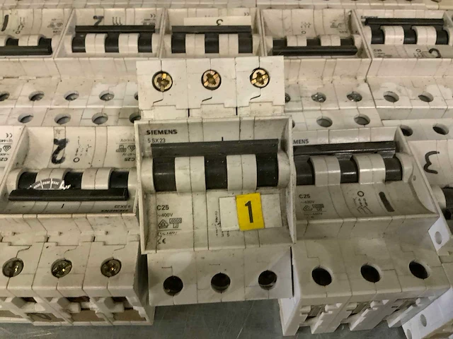 Automaten ( stroomonderbrekers) (55x) - afbeelding 2 van  3