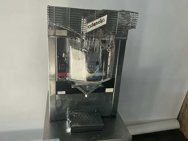 Automatic juicer sinaasappelpers - afbeelding 6 van  10