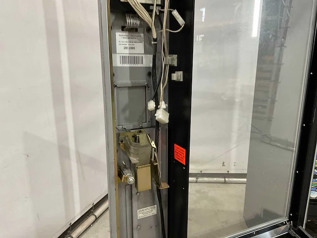 Automatic products snack/can lcm5b chill combi verkoopautomaat - afbeelding 7 van  17