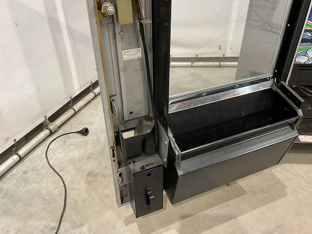 Automatic products snack/can lcm5b chill combi verkoopautomaat - afbeelding 8 van  17