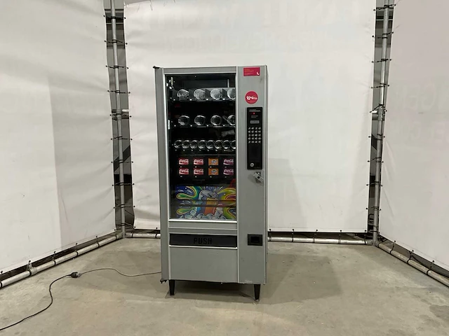 Automatic products snack/can lcm5b chill combi verkoopautomaat - afbeelding 11 van  17