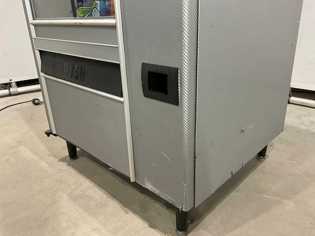 Automatic products snack/can lcm5b chill combi verkoopautomaat - afbeelding 17 van  17