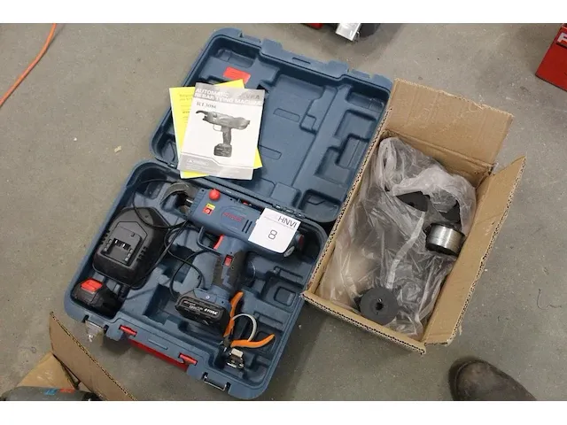 Automatische accuvlechtmachine fivea rt308c met 2 accu's en lader in koffer - afbeelding 1 van  3