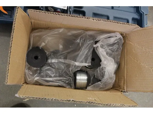 Automatische accuvlechtmachine fivea rt308c met 2 accu's en lader in koffer - afbeelding 3 van  3