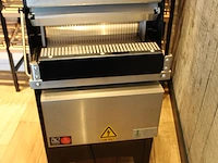 Automatische broodsnijmachine vlb pano. bouwjaar 2020. 230 volt. 12,5mm. afmeting 56 x 70 x 121 cm. - afbeelding 3 van  4