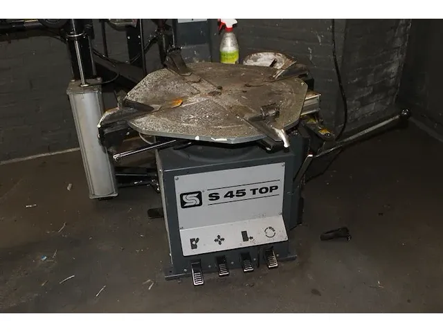 Automatische de-monteermachine sice type s 45 top voor personen- en bestelwagens met pt 250 hulparm. bereik... - afbeelding 2 van  4