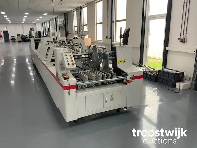 Automatische folder lijmmachine - afbeelding 10 van  16