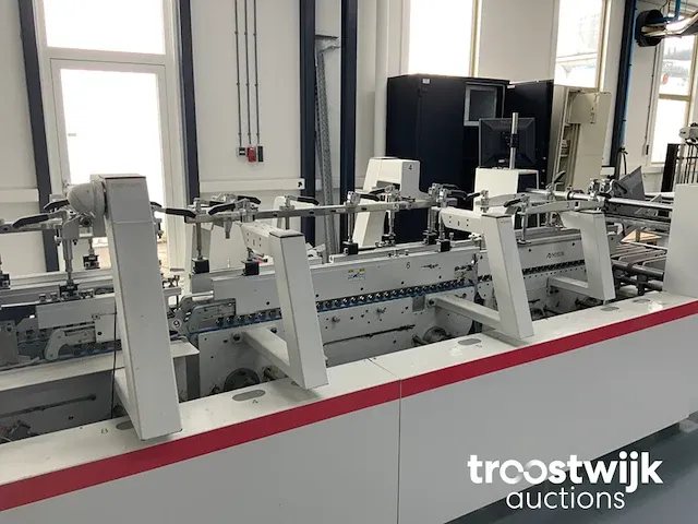 Automatische folder lijmmachine - afbeelding 13 van  16