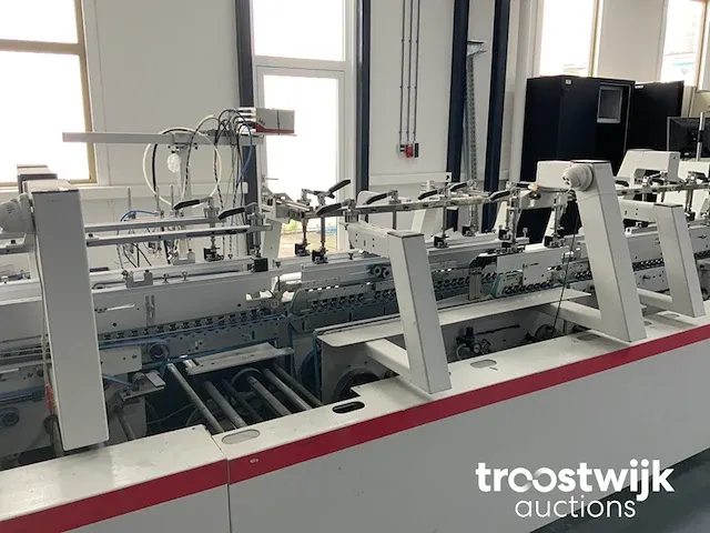 Automatische folder lijmmachine - afbeelding 14 van  16