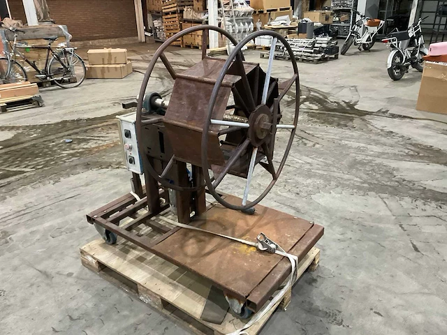 Automatische touw oproller - afbeelding 1 van  13