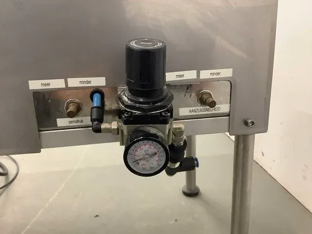 Automatische zuiger vulmachine - afbeelding 15 van  17