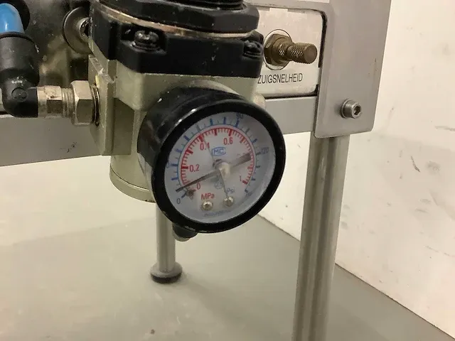 Automatische zuiger vulmachine - afbeelding 16 van  17