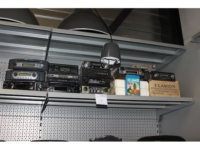 Autoradio's t.b.v. mercedes benz in diverse uitvoeringen. totaal 12 stuks - afbeelding 1 van  4