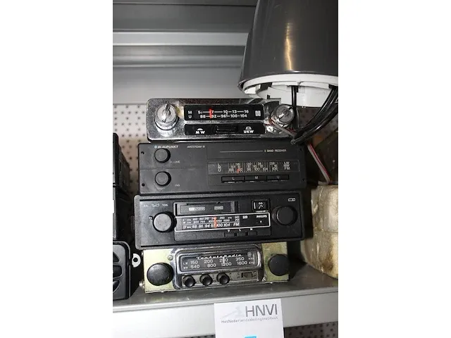Autoradio's t.b.v. mercedes benz in diverse uitvoeringen. totaal 12 stuks - afbeelding 3 van  4